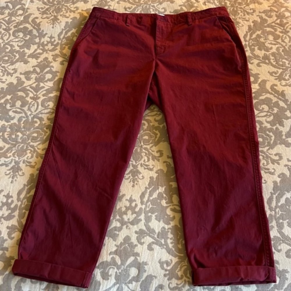 Gap Girlfriend Khaki Cropped Pants * Red/Burgundy * 16